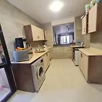 Shared City Stay At Midtown Compound Next To The Auc University