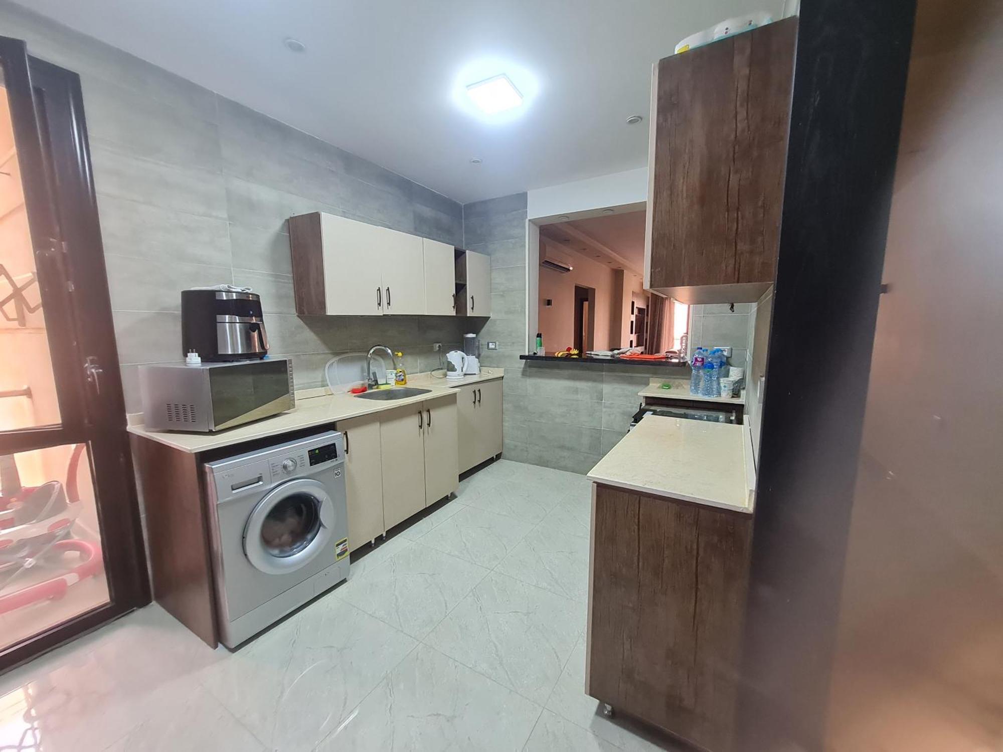 Homestay Shared At Midtown Compound Next To The Auc