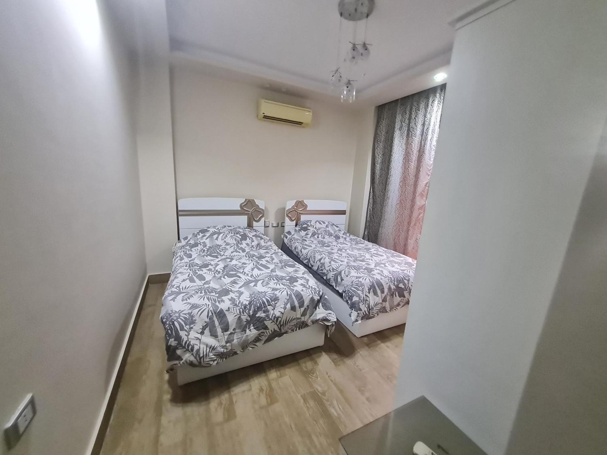 Homestay Shared At Midtown Compound Next To The Auc